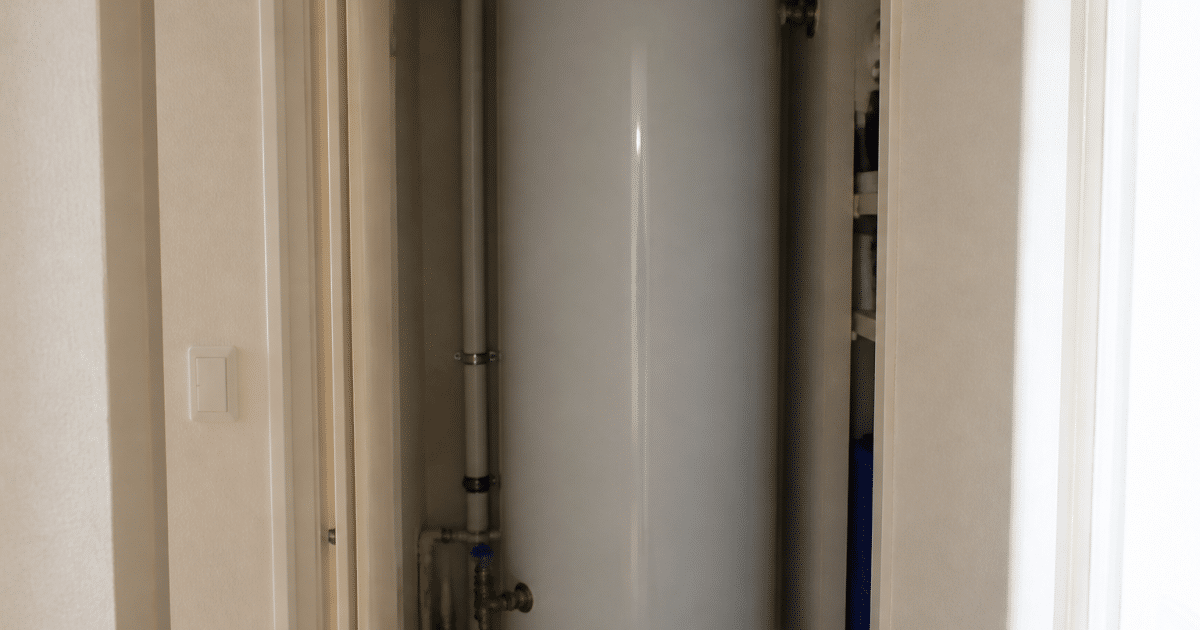 Reservoir thermodynamique vertical blanc atlantic deux cents litres